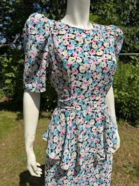 Vintage 1980s does 1930s PEPLUM Wiggle Dress Puffed Sleeves Floral ‘By Choice’